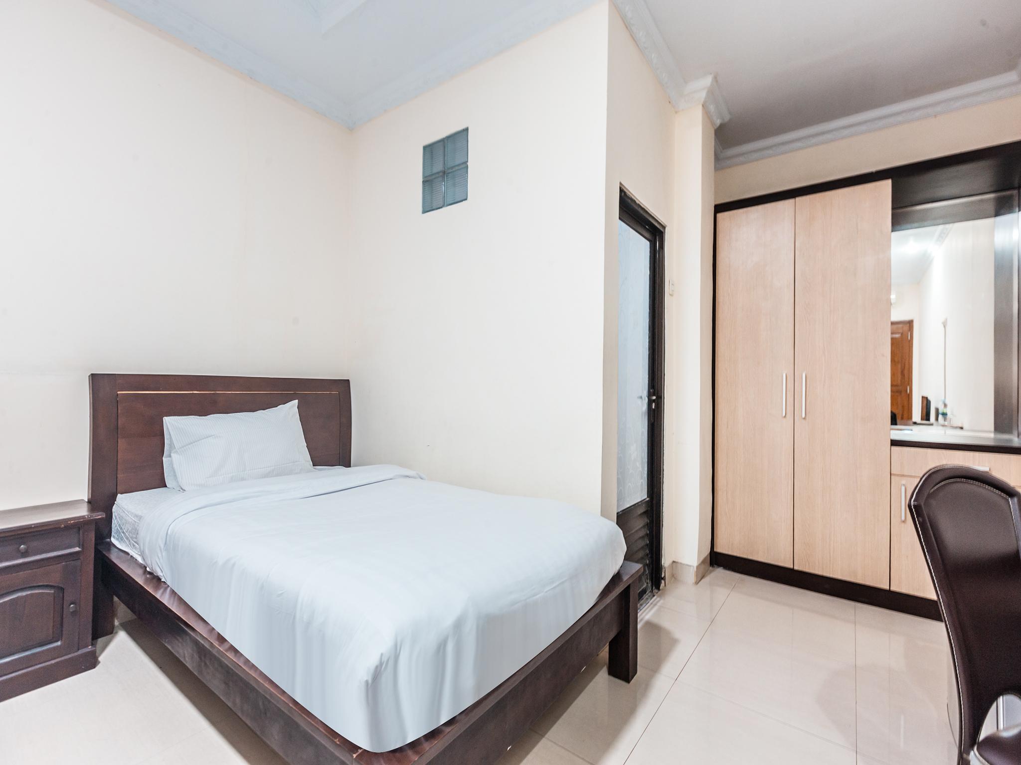 Oyo 1667 Wisma Lux Barkah Jakarta Eksteriør bilde
