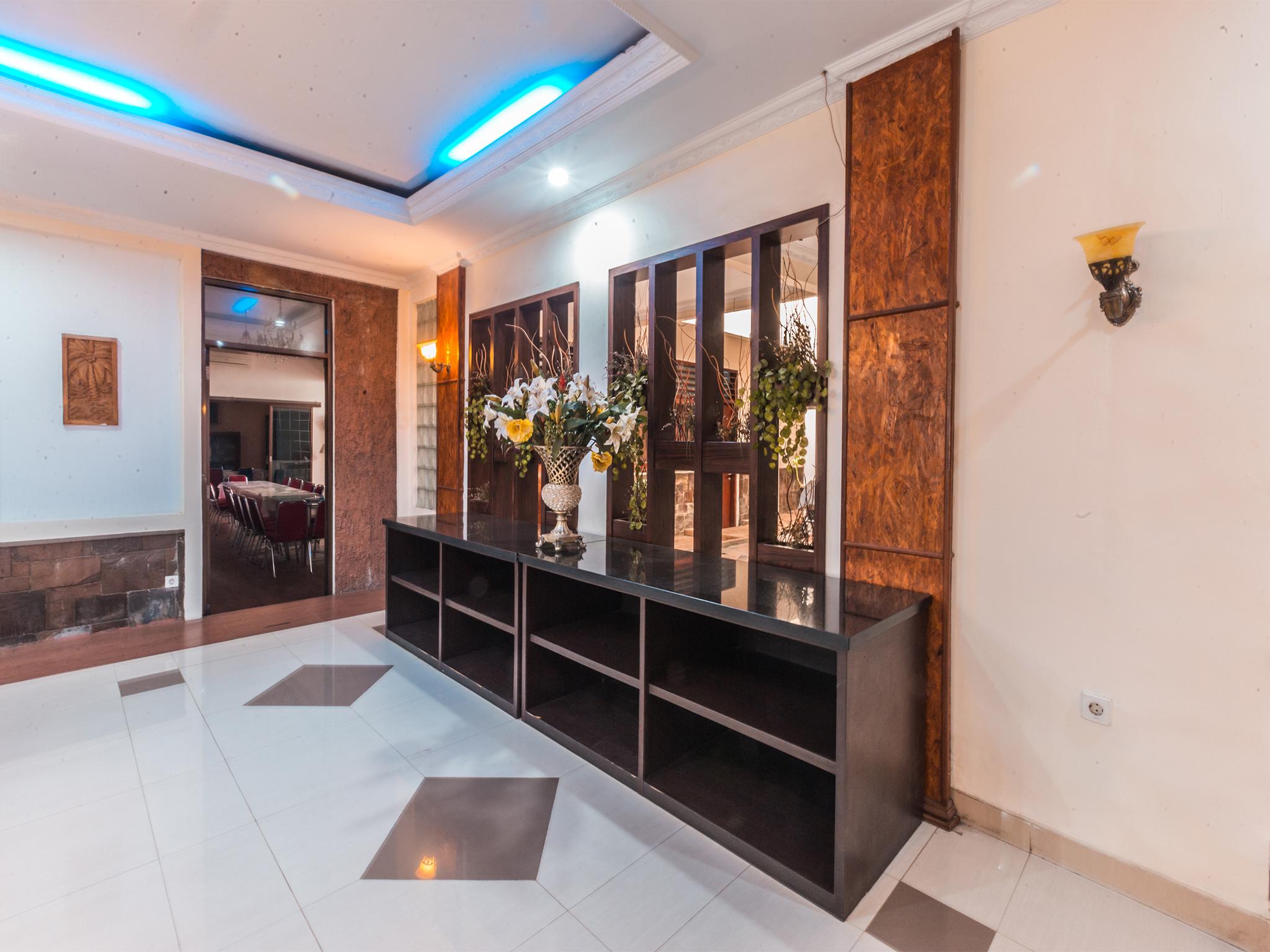 Oyo 1667 Wisma Lux Barkah Jakarta Eksteriør bilde