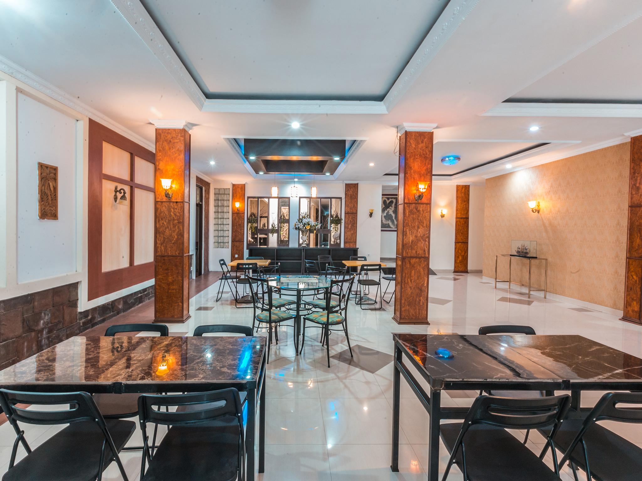 Oyo 1667 Wisma Lux Barkah Jakarta Eksteriør bilde