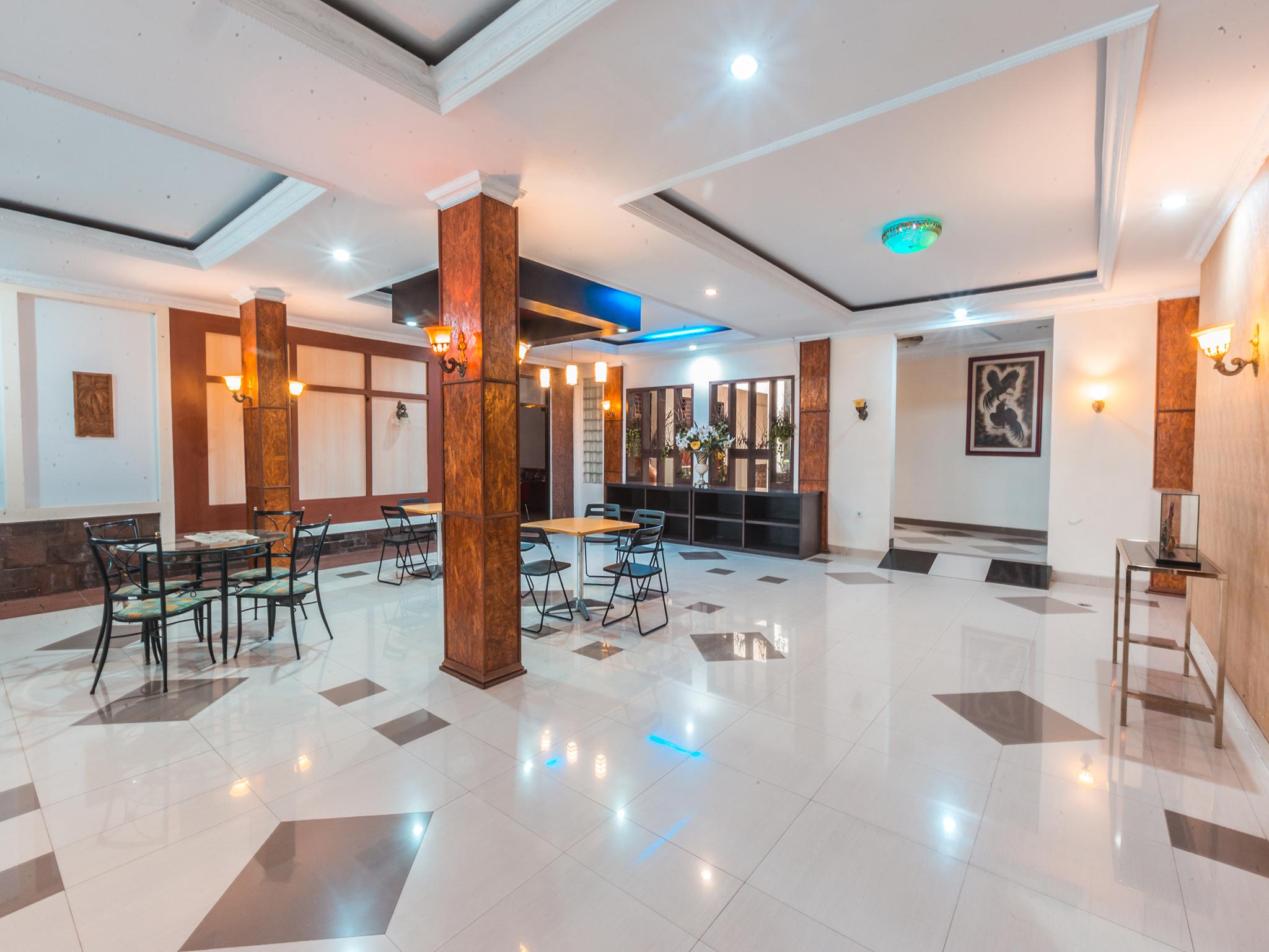 Oyo 1667 Wisma Lux Barkah Jakarta Eksteriør bilde