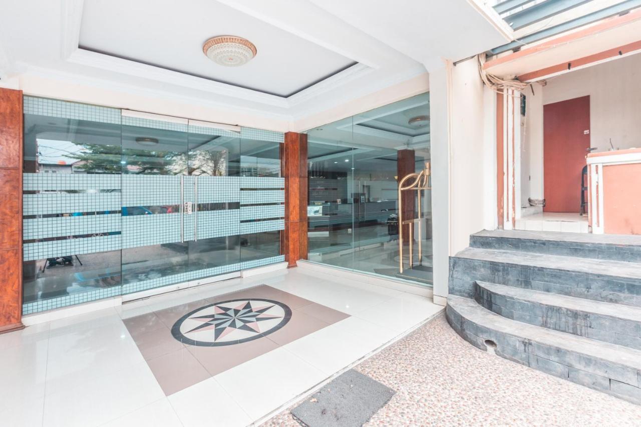 Oyo 1667 Wisma Lux Barkah Jakarta Eksteriør bilde